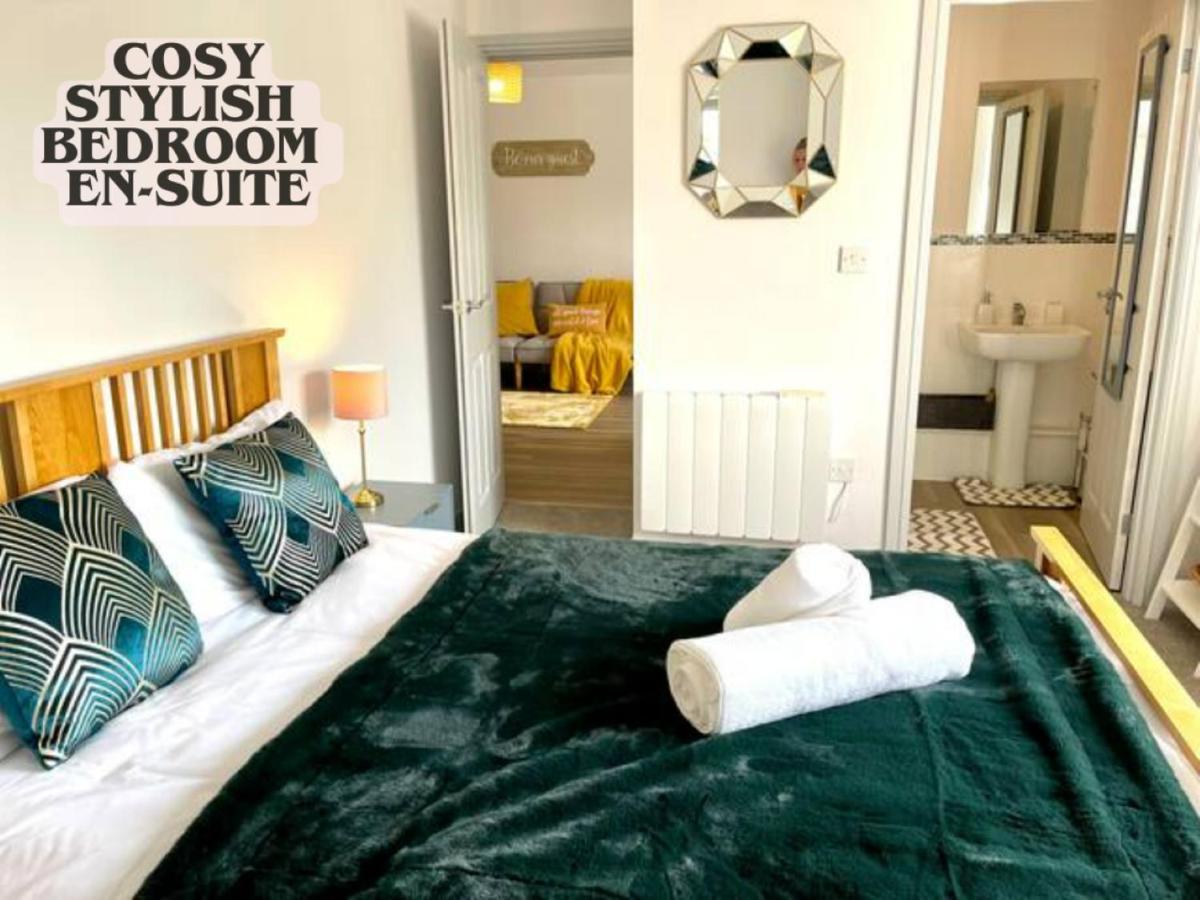 Stylish Cosy And Bright Apartment - Fantastic Location - Perfect For Business Or Solo Travellers บิชอป สตอร์ทฟอร์ด ภายนอก รูปภาพ